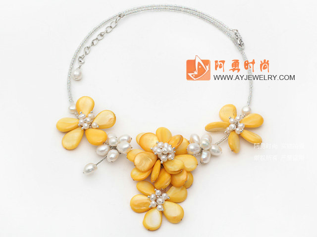 黄色珍珠贝壳花项链