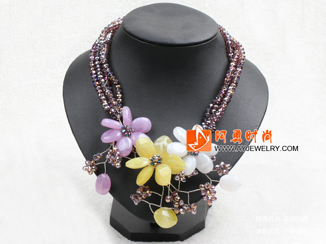 浅紫色水晶花朵项链
