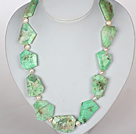 粗犷款白珍珠和绿奥宝项链
