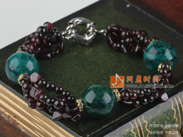 饰品编号:Y1022  我们主要经营 手链、项链、耳环、戒指、套链、吊坠、手机链、请方问我们的网站 www.ayjewelry.com