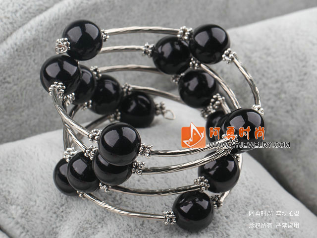 饰品编号:Y1130  我们主要经营 手链、项链、耳环、戒指、套链、吊坠、手机链、请方问我们的网站 www.ayjewelry.com