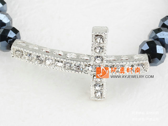 饰品编号:Y1288  我们主要经营 手链、项链、耳环、戒指、套链、吊坠、手机链、请方问我们的网站 www.ayjewelry.com