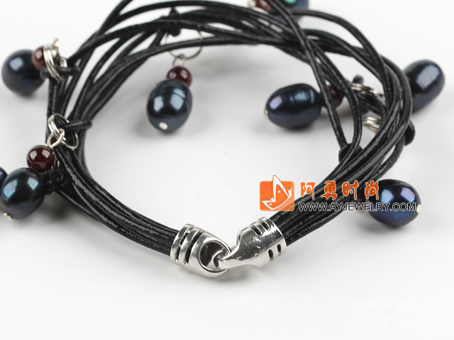 饰品编号:Y1469  我们主要经营 手链、项链、耳环、戒指、套链、吊坠、手机链、请方问我们的网站 www.ayjewelry.com