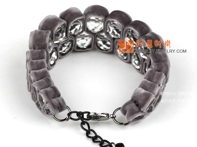 饰品编号:Y1497  我们主要经营 手链、项链、耳环、戒指、套链、吊坠、手机链、请方问我们的网站 www.ayjewelry.com