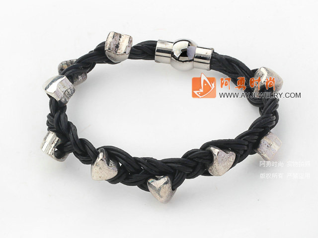 饰品编号:Y1930  我们主要经营 手链、项链、耳环、戒指、套链、吊坠、手机链、请方问我们的网站 www.ayjewelry.com