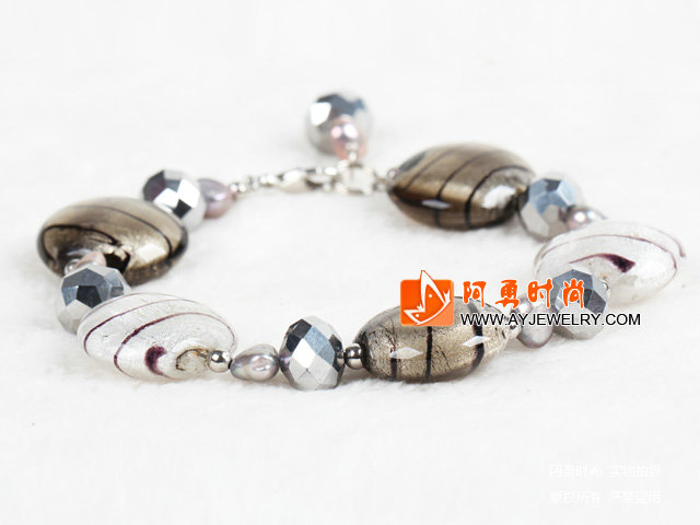 饰品编号:Y1933  我们主要经营 手链、项链、耳环、戒指、套链、吊坠、手机链、请方问我们的网站 www.ayjewelry.com