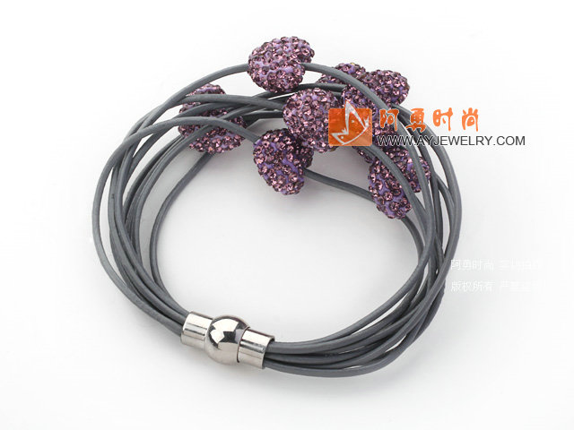 饰品编号:Y1978  我们主要经营 手链、项链、耳环、戒指、套链、吊坠、手机链、请方问我们的网站 www.ayjewelry.com
