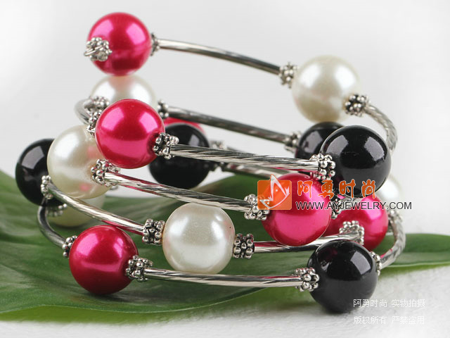 饰品编号:Y925  我们主要经营 手链、项链、耳环、戒指、套链、吊坠、手机链、请方问我们的网站 www.ayjewelry.com